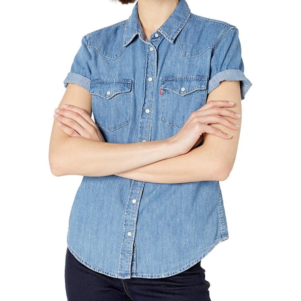 Women’s Levis shirt